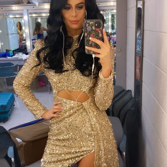 Dresses & Skirts - Gold Sequin Dress